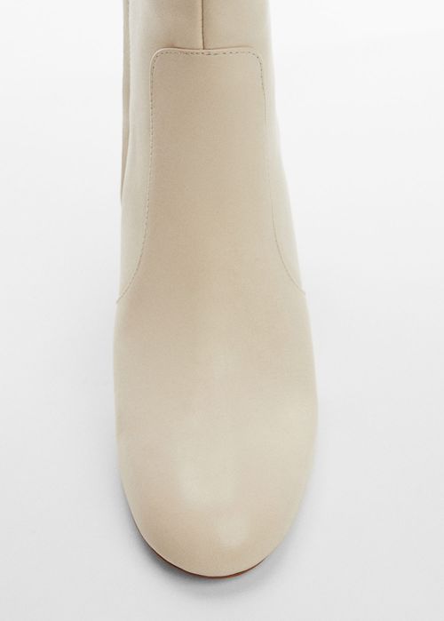BOTA  HARRY