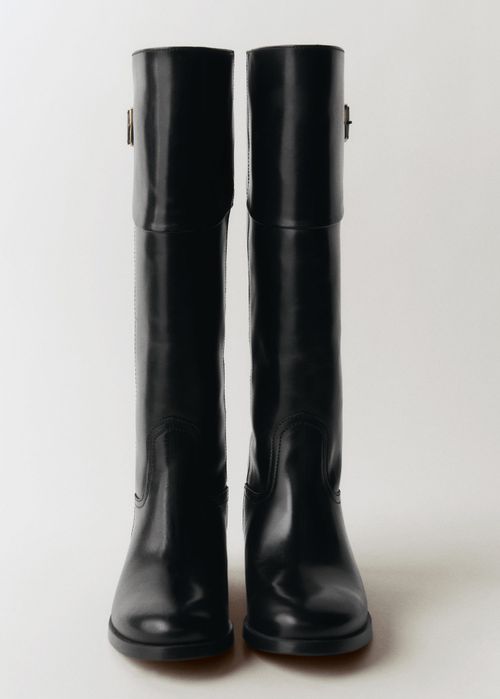 BOTA  RAUDO