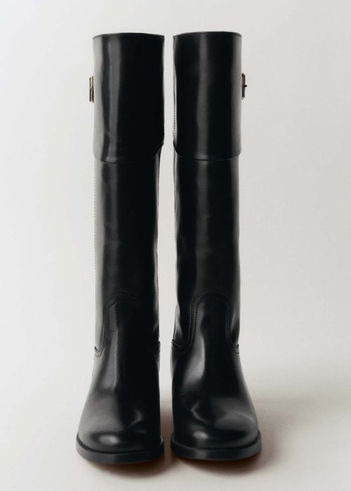BOTA  RAUDO